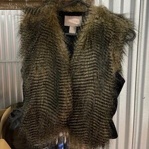 Forever 21 Olive Green and Black Faux Fur Vest